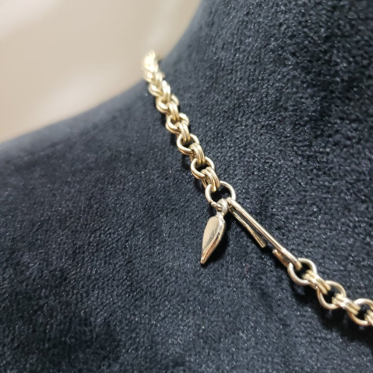 Womens Fashions Yellow Square Shaped Gemstone Collar Necklace with Lobster Clasp