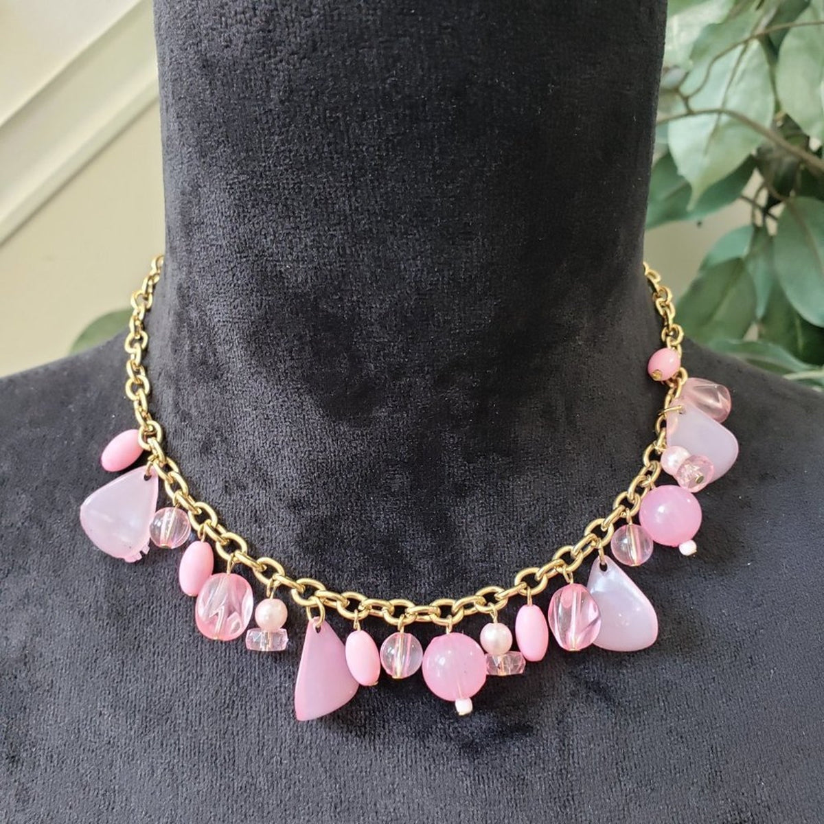 Womens Fashions Pink Glass Beaded Gemstone Collar Necklace with Lobster Clasp