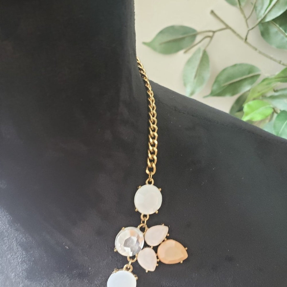 Women's White & Pink Beaded Chunky Stylish Statement Necklace