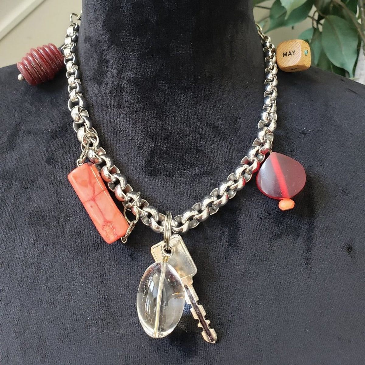 Womens Fashions Multicolor Key Pendant Collar Necklace with Lobster Clasp