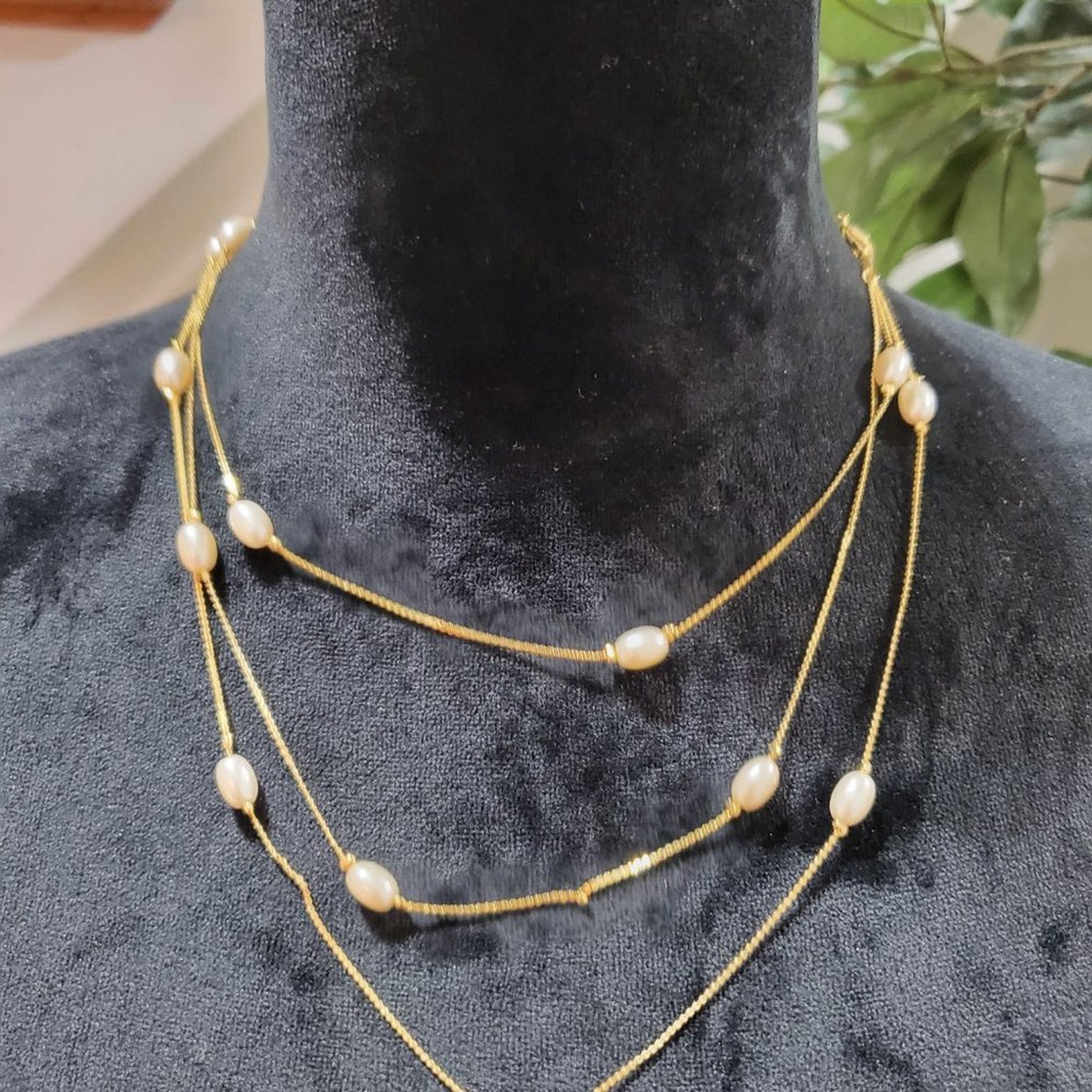 Women's Multilayer Beige Round Beaded Link Chain Fashion Pendant Necklace
