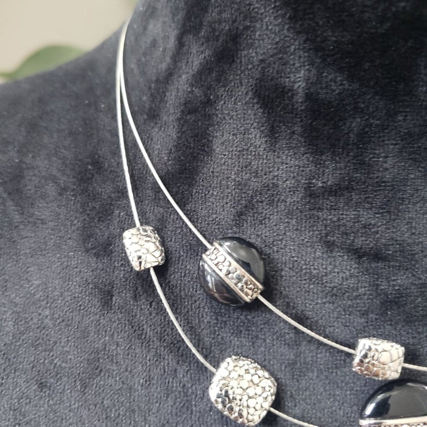 Women's Gold Tone Hammered Squares Black Enamel Round Rhinestone Choker Necklace