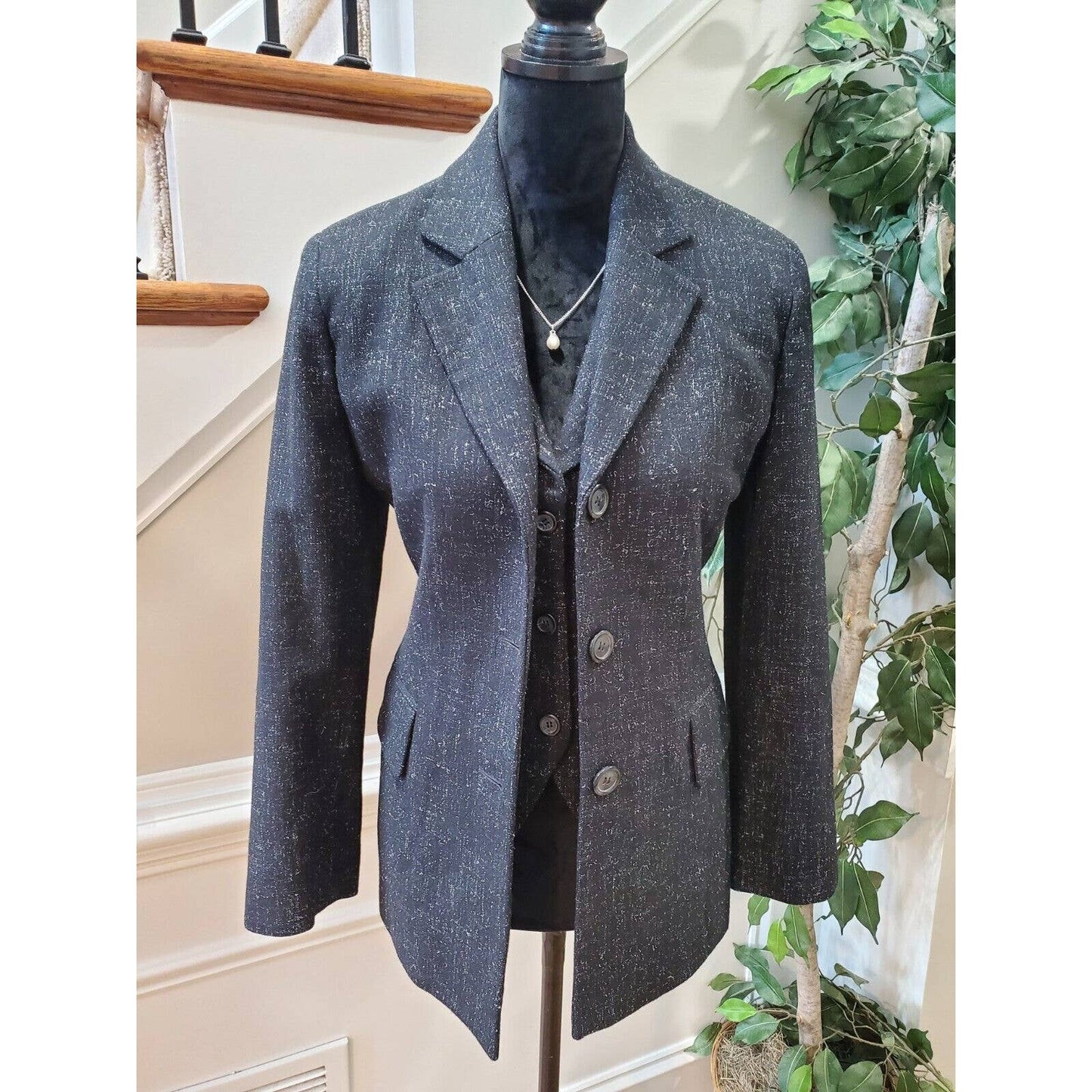 Women's Black Polyester Long Sleeve Single Breasted Fitted Vest & Blazer Medium