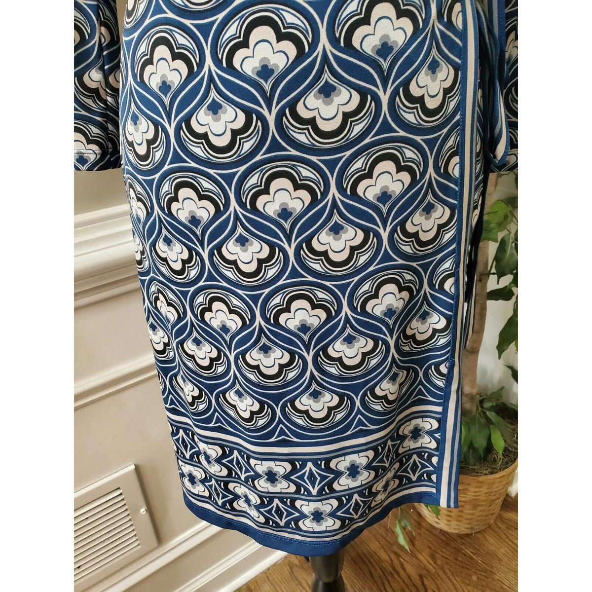 Max Studio Women's Blue Polyester V-Neck Long Sleeve Casual Knee Length Dress S