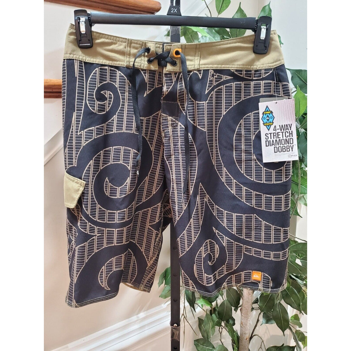 Quicksilver Men Beige & Black Polyester Pull On Stretch Swimwear Shorts Size 32