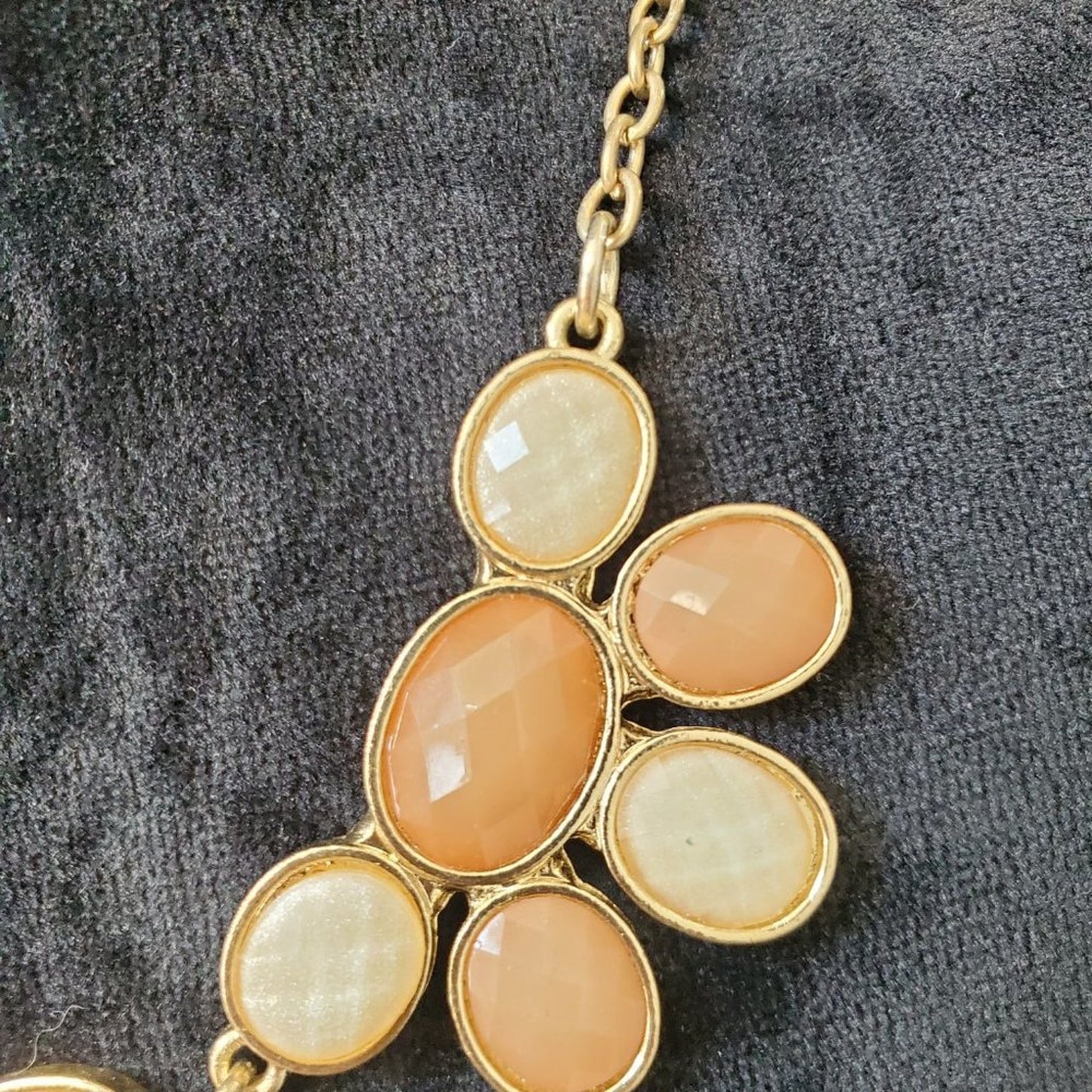 Women's Vintage Charming Charlie Ivory/Gold Tone Statement Necklace