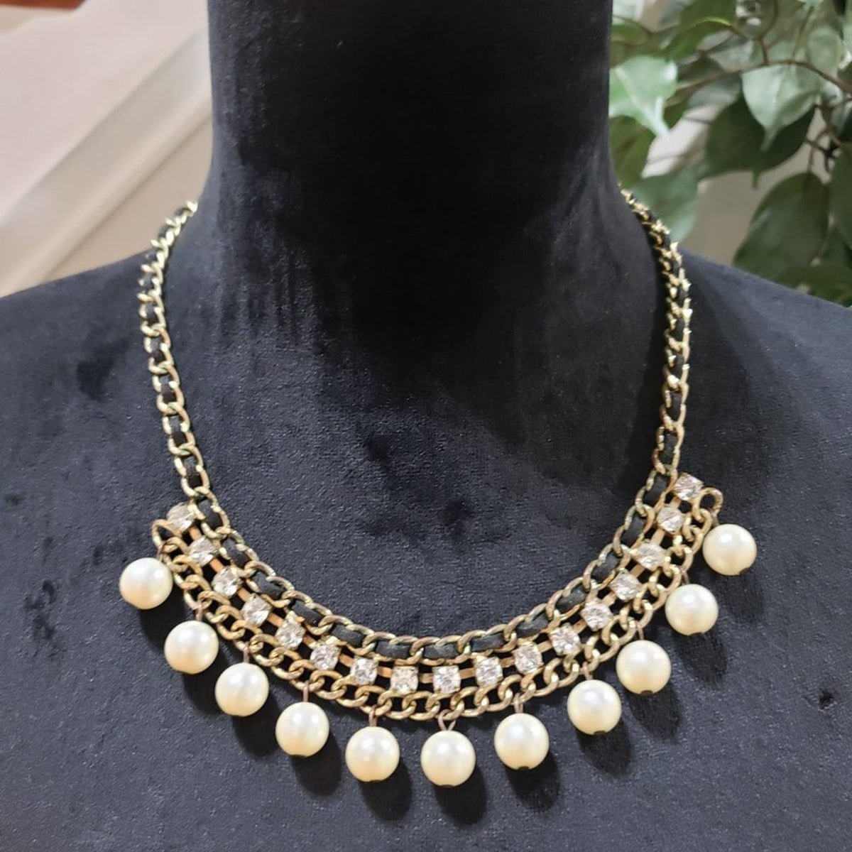 Womens Gold Tone Faux Pearl Chunky Statement Collar Necklace