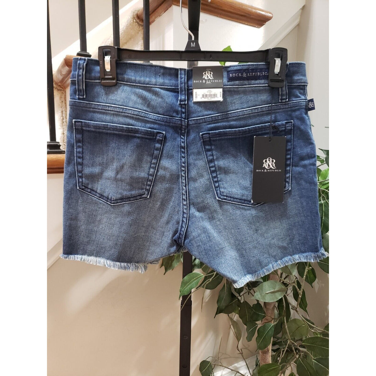 Rock & Republic Womens Lala Blue Denim Studded Cotton Straight Leg Shorts Size 8