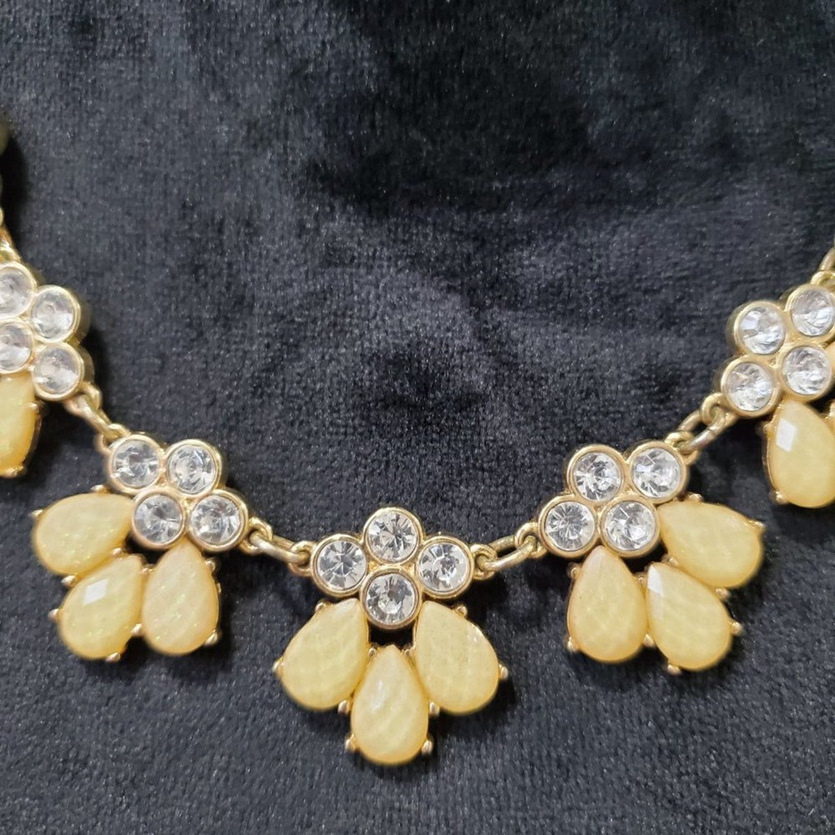 Women's Korean Style Luxury Jewelry With Gold Alloy And Gemstone Necklace