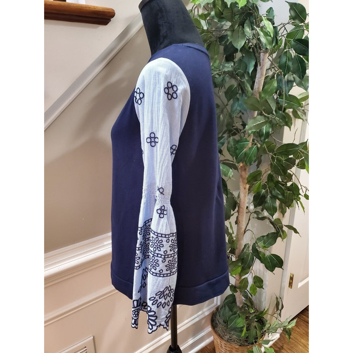 Crown & Ivy Women Blue 100% Cotton Round Neck Long Sleeve Top Blouse Size Small