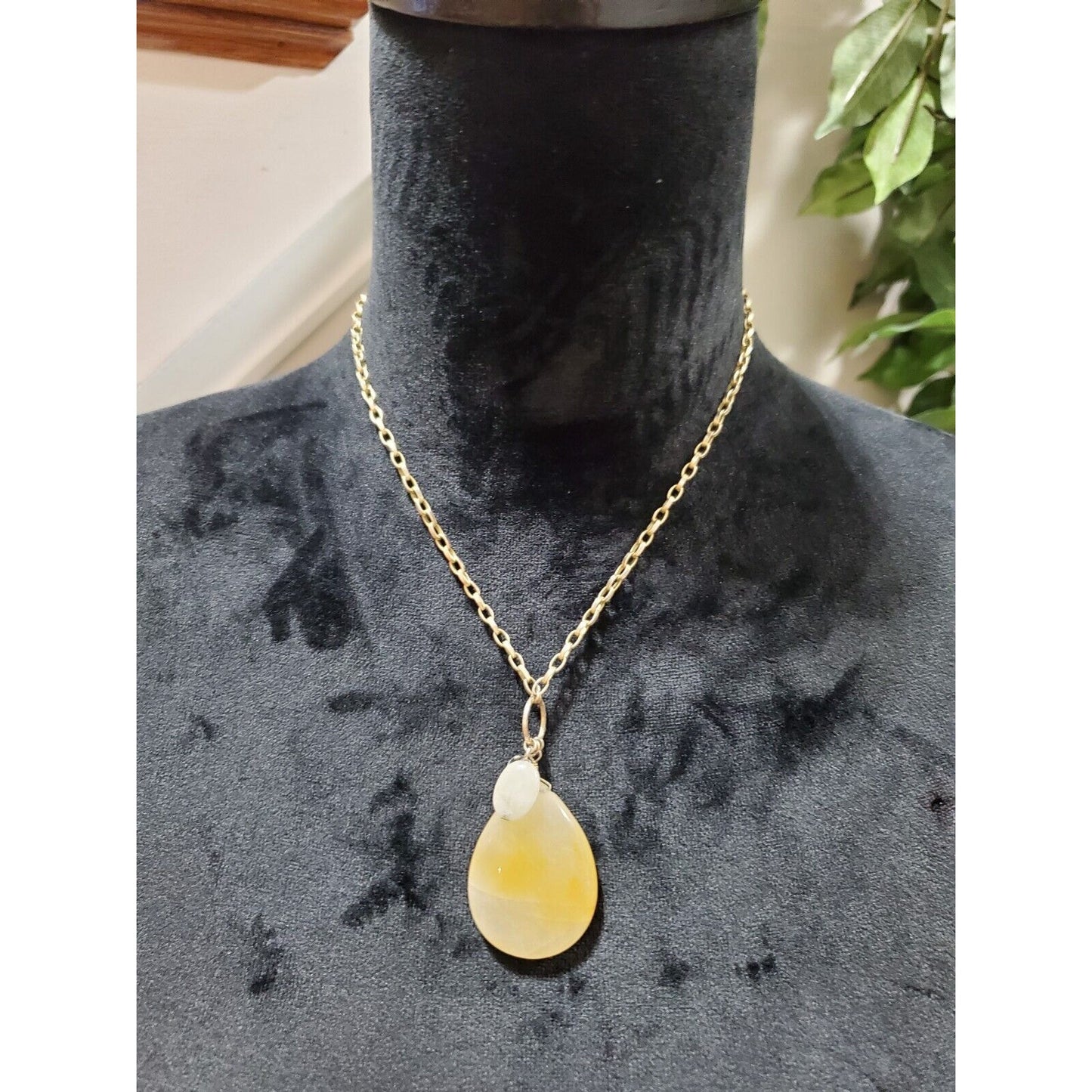 Women's Genuine Natural Baltic Amber Pendant Stylish Necklace