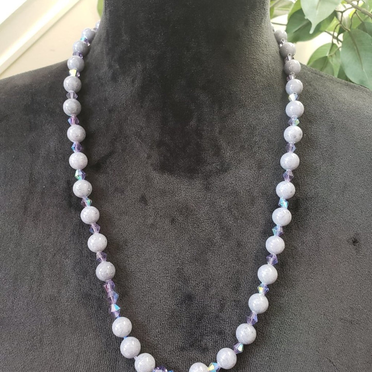 Vintage Womens Milk White Glass Beads Crystal Beaded Necklace