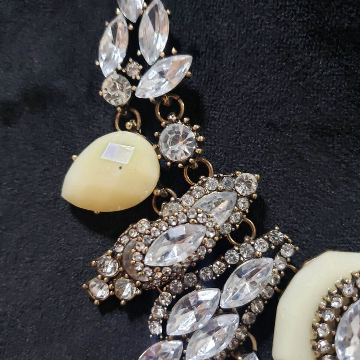 Womens Gold Tone Chain Beaded Faceted Crystal Pendant Necklace w/ Lobster Clasp