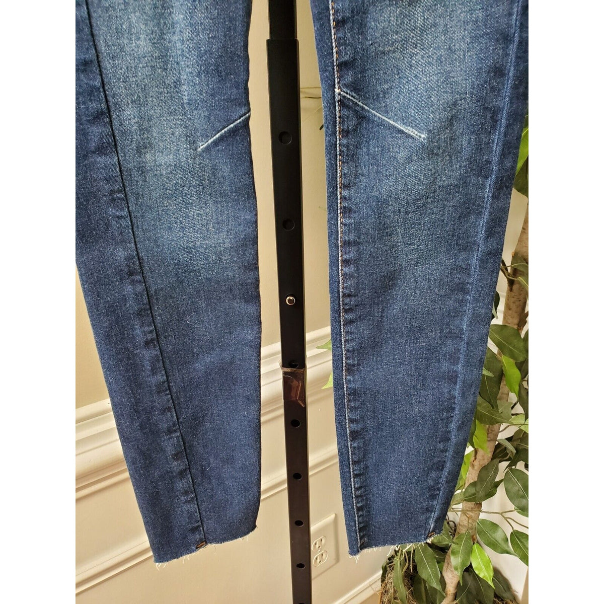 Free People Feel Like Sunshine Blue Denim Cotton Dark Wash Jeans Pant Size 24