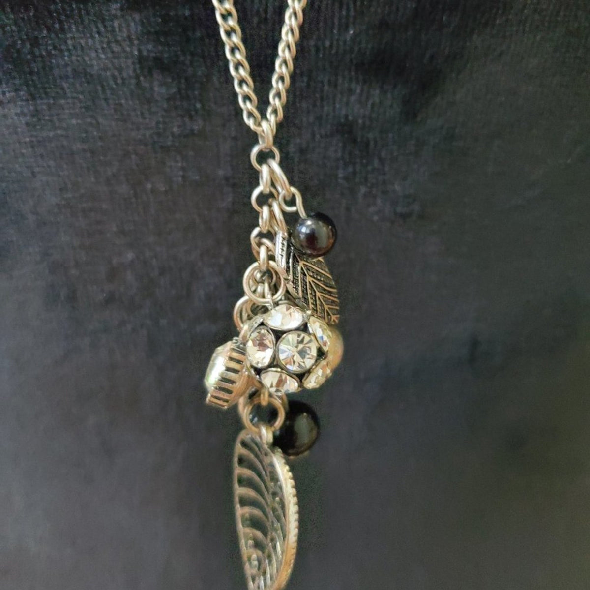 Womens Silver Leaf Fashion Design Pendant Necklace