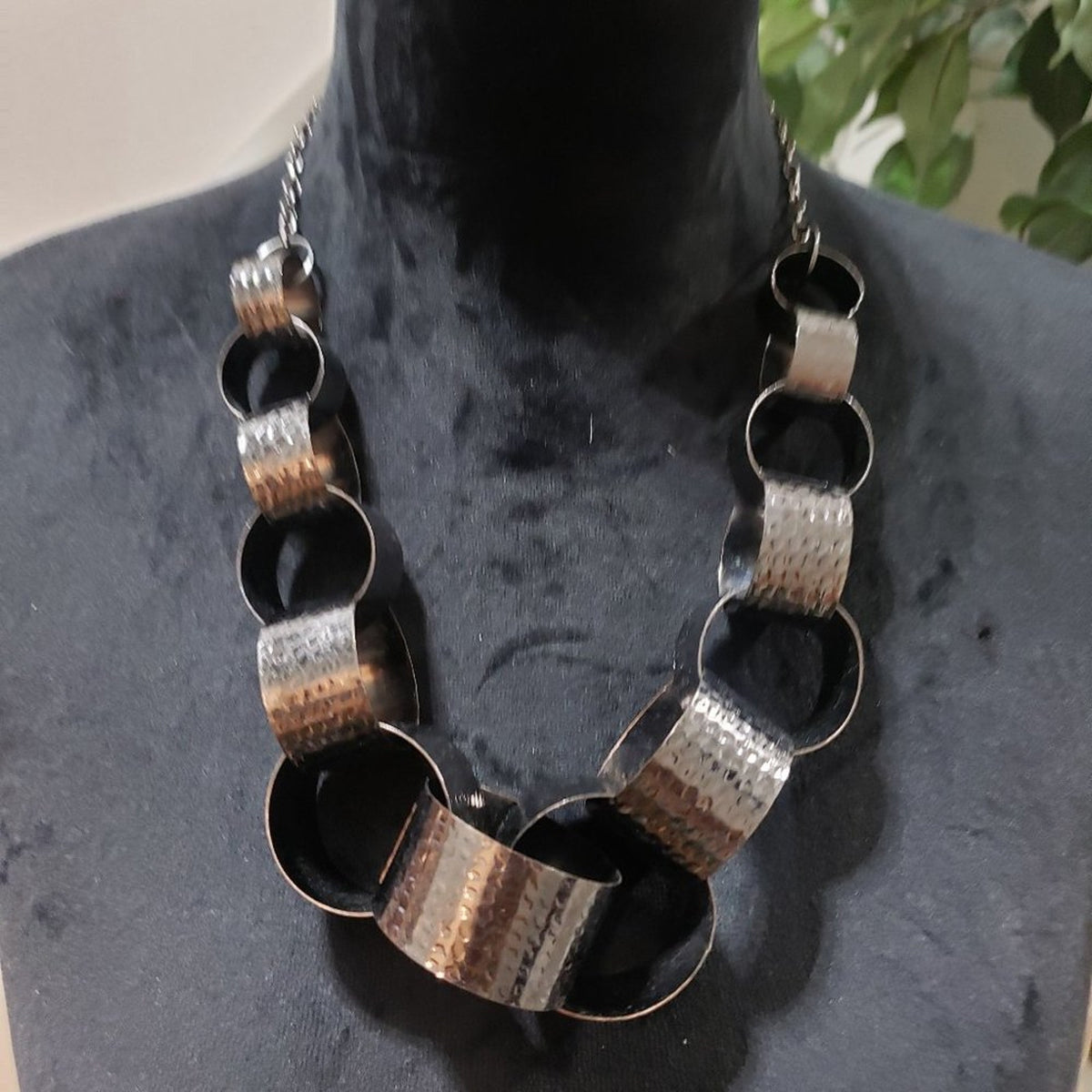 Womens Silver Multi Link Circle With Lobster Clasp Necklace