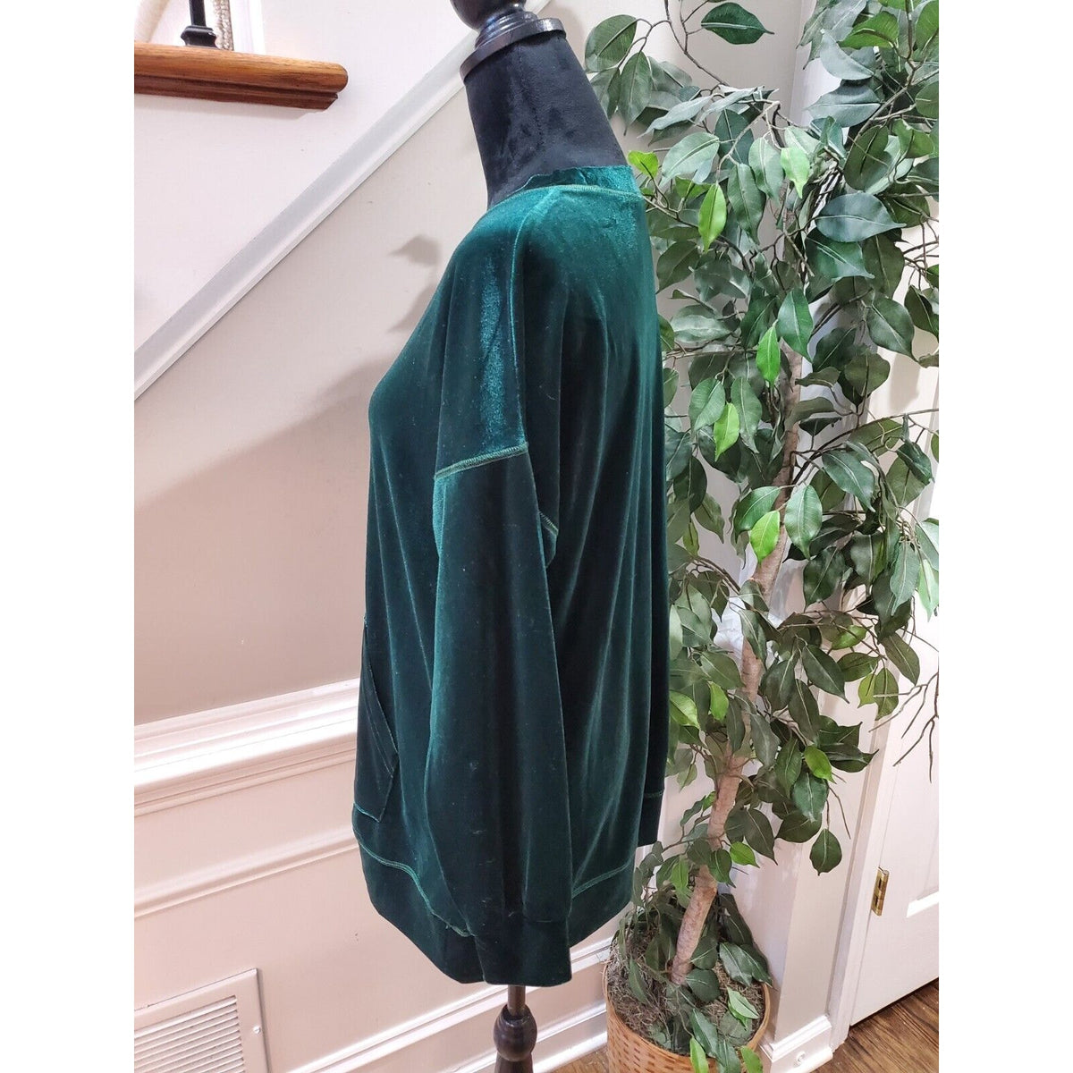 Suzanne Betro Women's Green Polyester Round Neck Long Sleeve Casual Top Size 1X