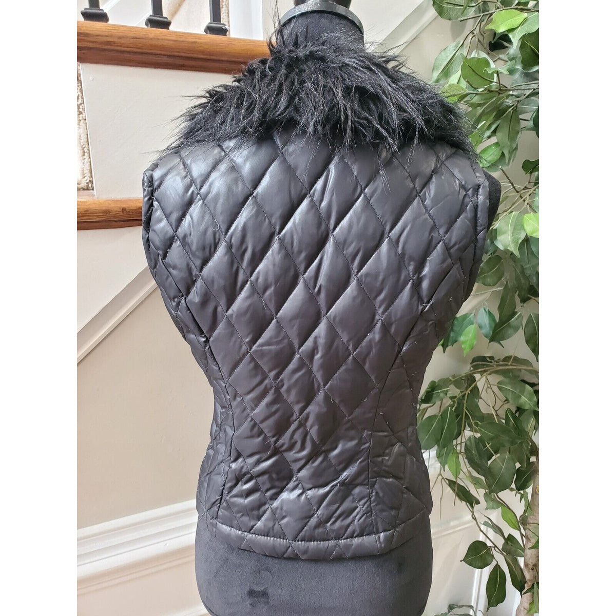 Cache Womens Black Fur 100% Nylon Sleeveless Full Zipper Casual Vest Size Small