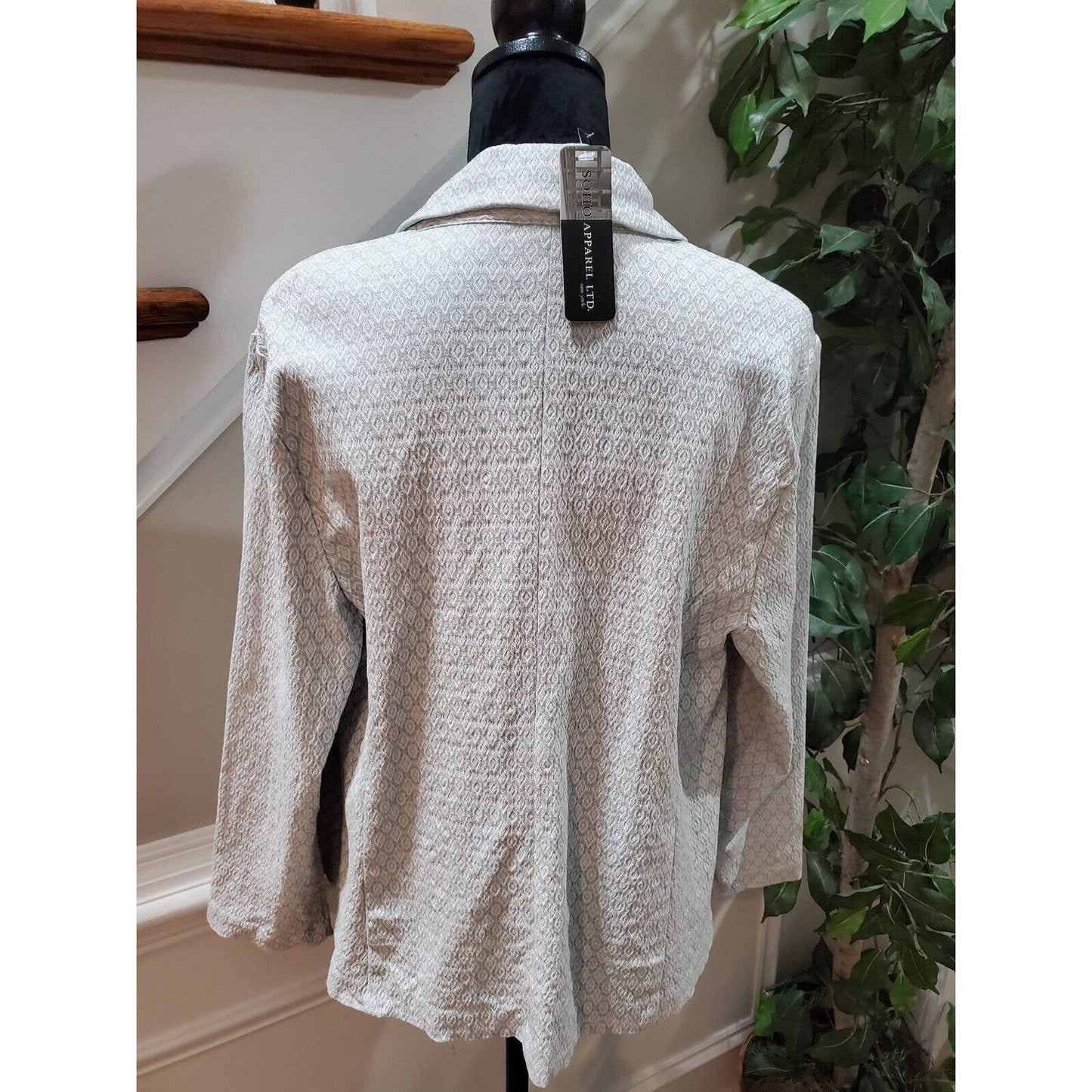 Soho Apparel Light Green Rayon Single Breasted Long Sleeve jacket Blazer Size 2X