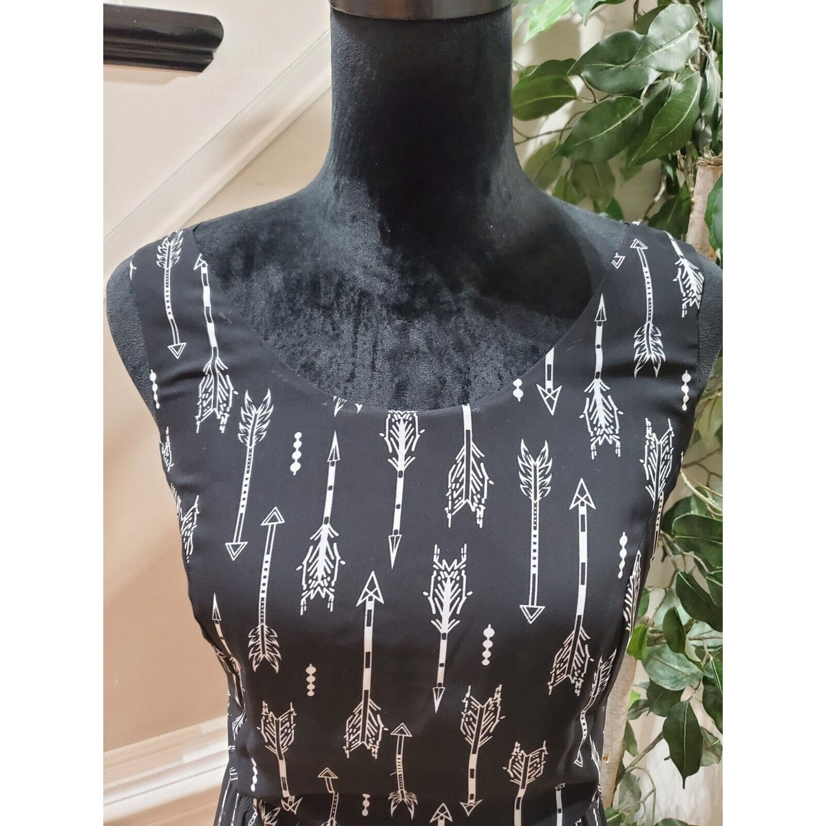 C Womens Black White Round Neck Sleeveless Pleated Knee Length Dress Size XL