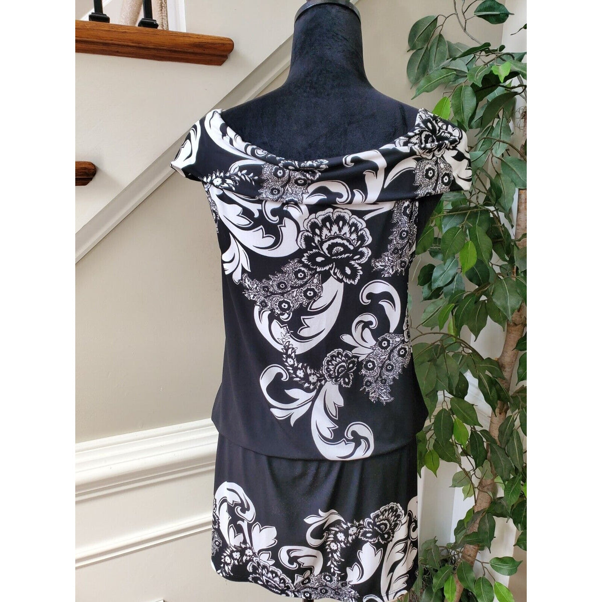 White House Black Market Women's Floral Cowl Neck Sleeveless Knee Length Dress S