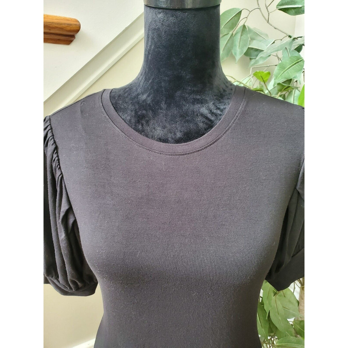 Tahari Women's Black Viscose Round Neck Short Puff Sleeve Casual Top Shirt XS