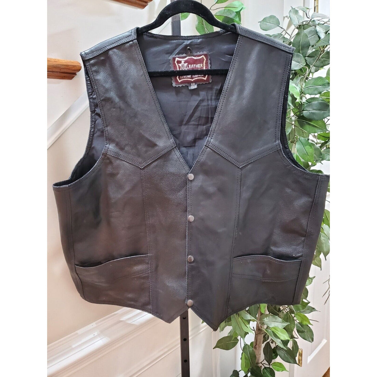 Leather Club Men's Black Genuine Leather Sleeveless Casual Jacket Vest Size 52