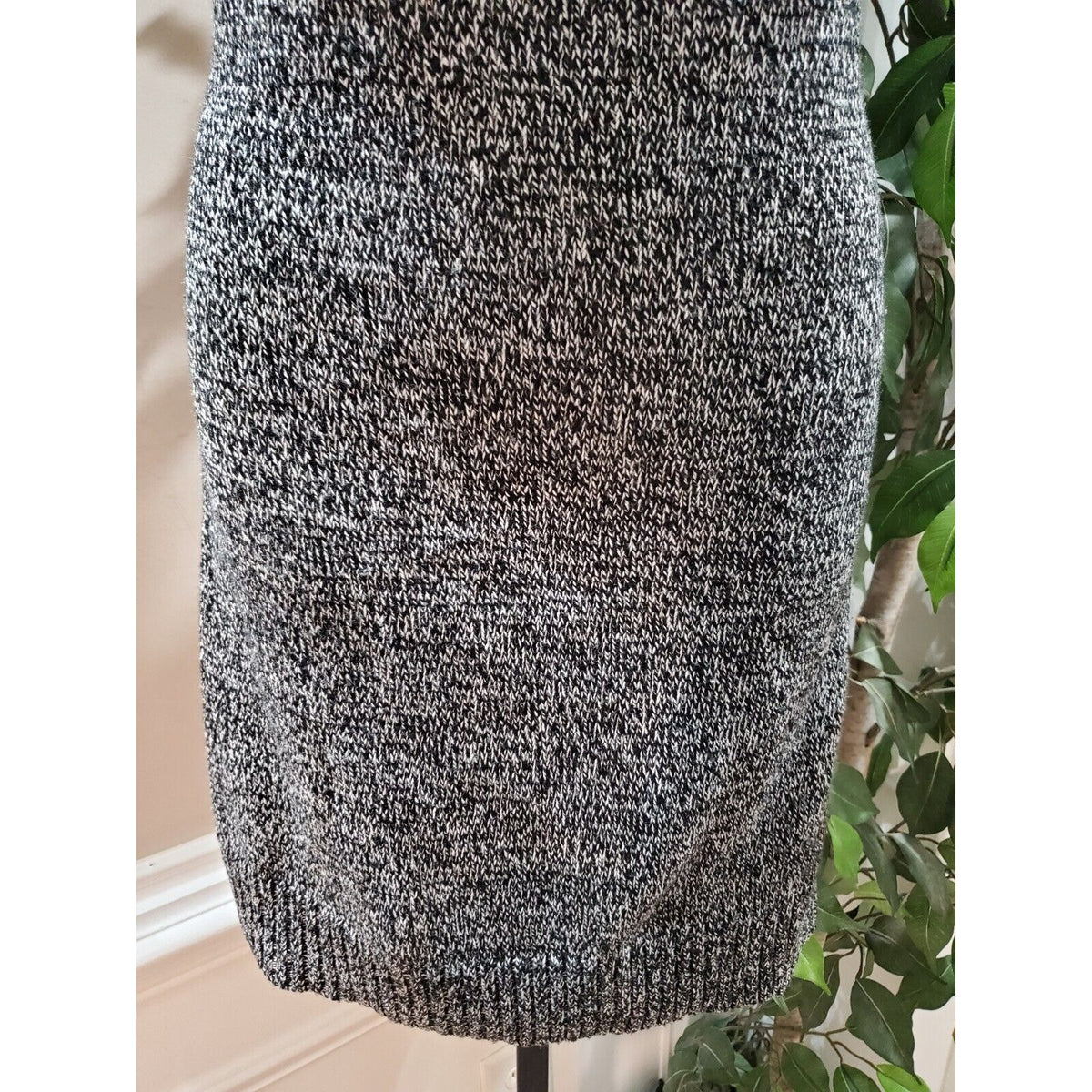Wishes Women's Gray Acrylic Cowl Neck Short Sleeve Knee Length Dress Size Small