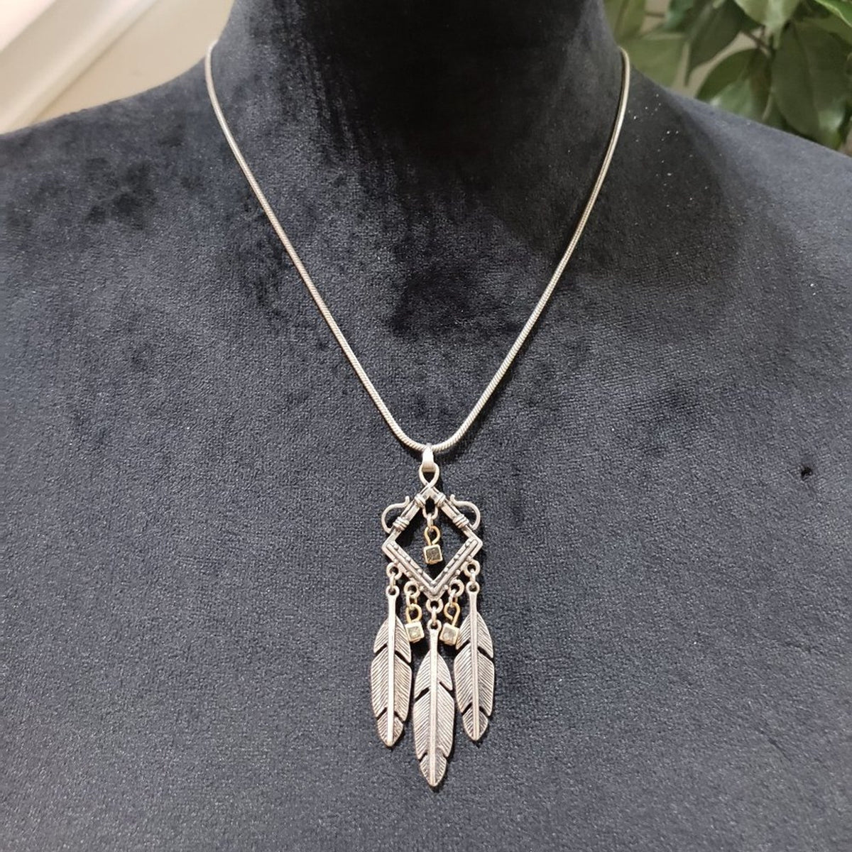 Womens Boho & Hippie Style Silver Gold Tone Stylish Feather Pendant Necklace