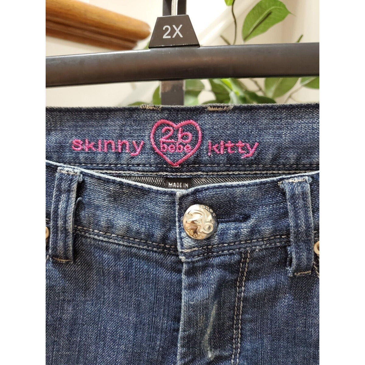 2b bebe Women's Blue Denim Pockets Skinny Leg Distressed Skinny Jeans Size 29
