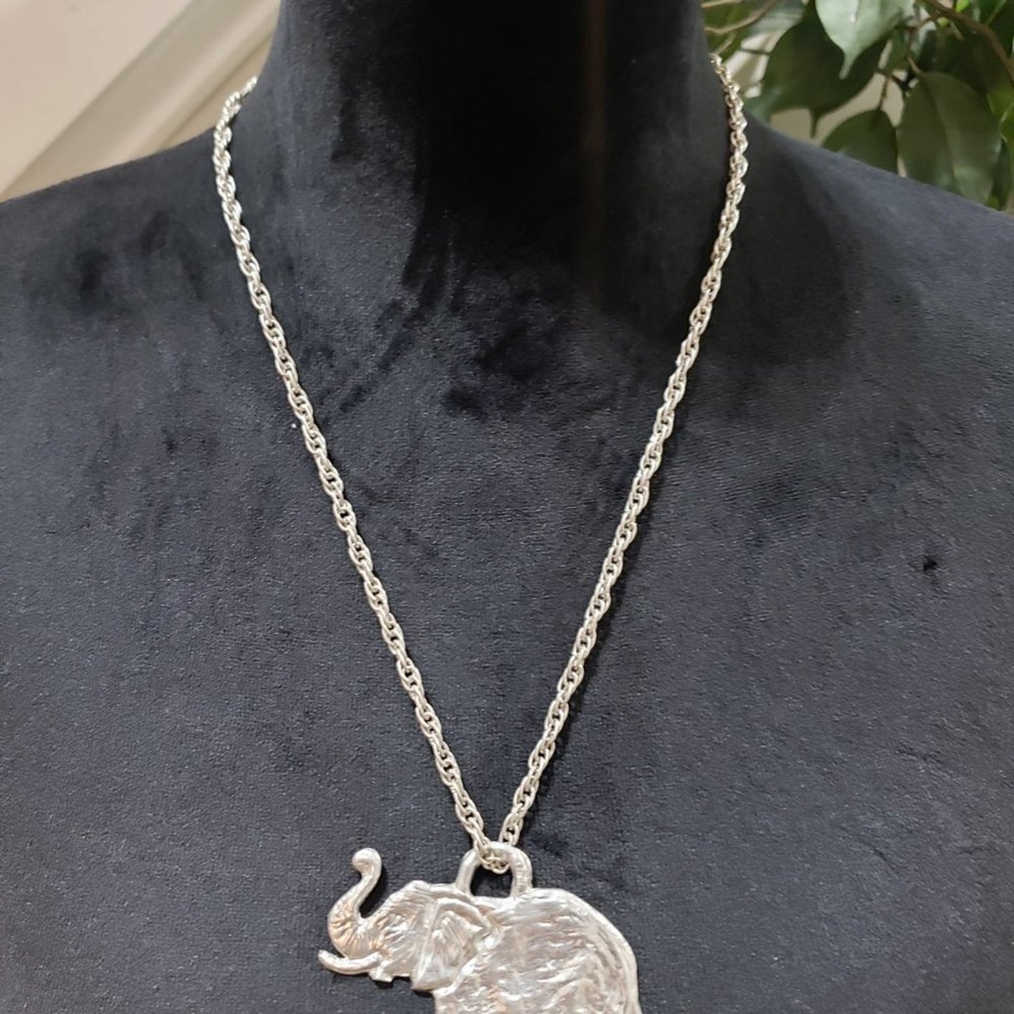 Women's Vintage Silver Tone Elephant Fashion Necklace