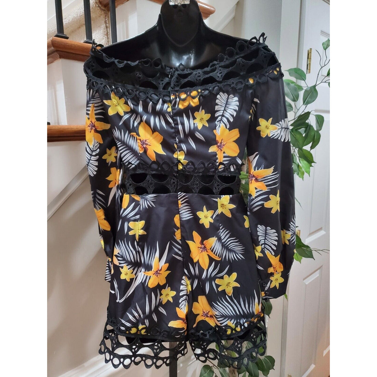 ChicMe Womens Black Floral Off the Shoulder Casual 1 Piece Romper Size Small