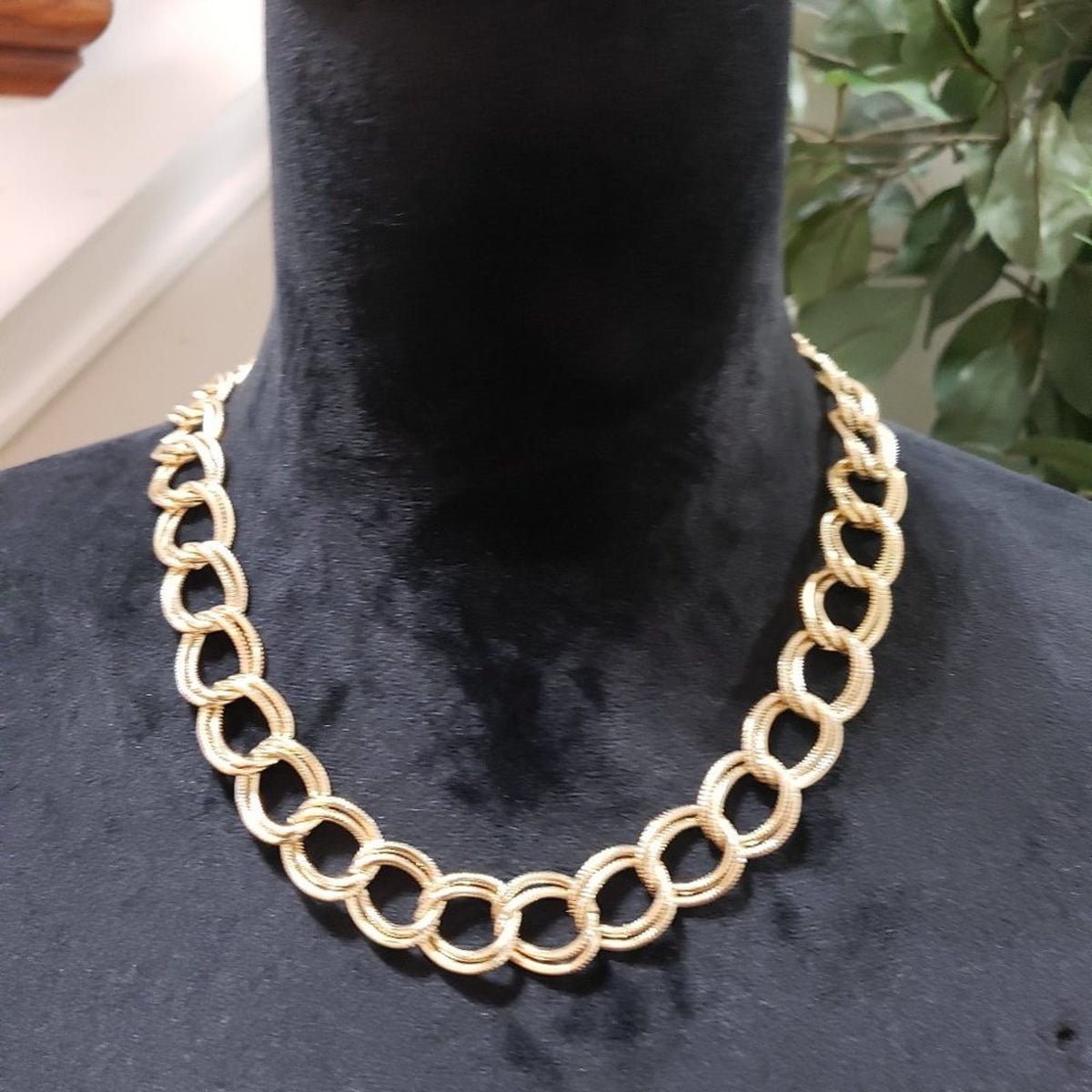Women's Chunky Double Link Textured Gold Tone Classic Look Necklace