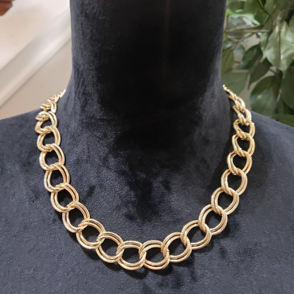 Women's Chunky Double Link Textured Gold Tone Classic Look Necklace