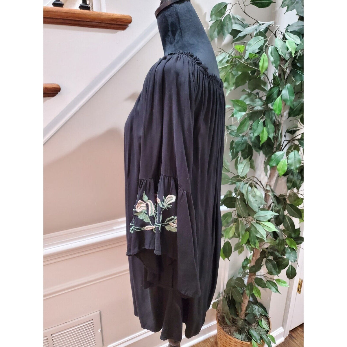 Blue Rair Women's Black Floral Rayon Scoop Neck Long Sleeve Knee Length Dress M