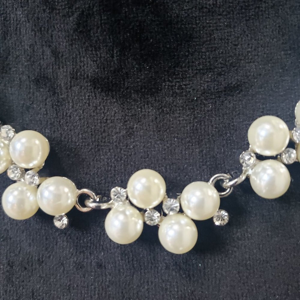Women's White Round Beaded Pearl Chunky Fashion Jewelry Necklace