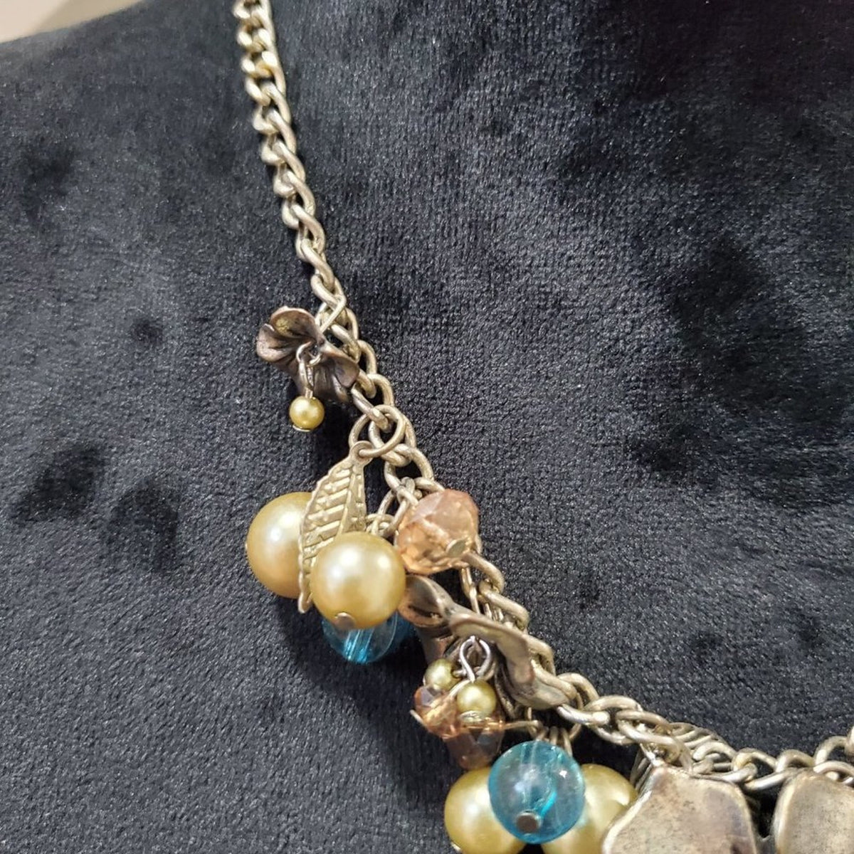 Women's Vintage Pearl Flower Resin Beads Choker Statement Necklace