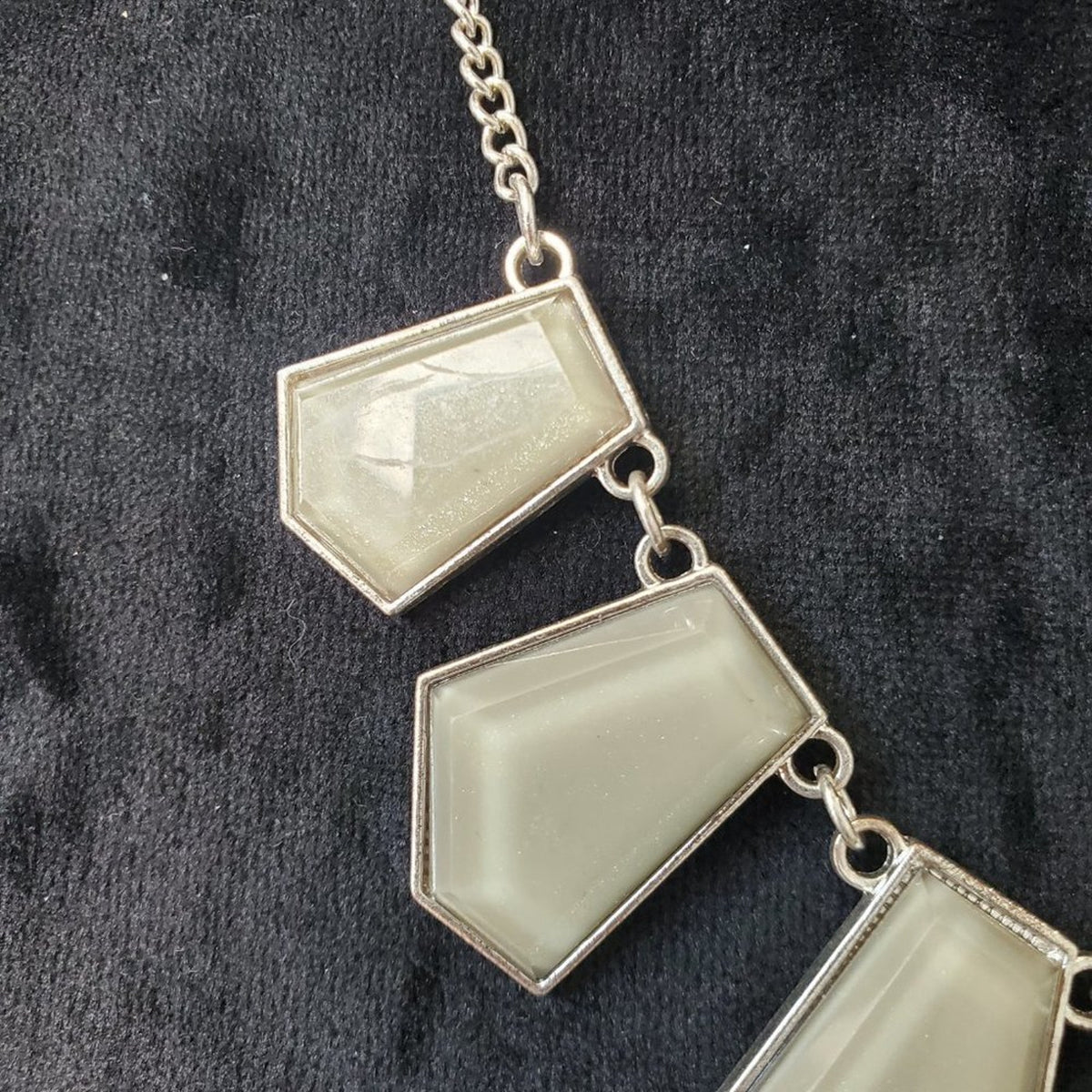 House of Harlow Inspired Women's Classic Taupe Bib Geometric Choker Necklace