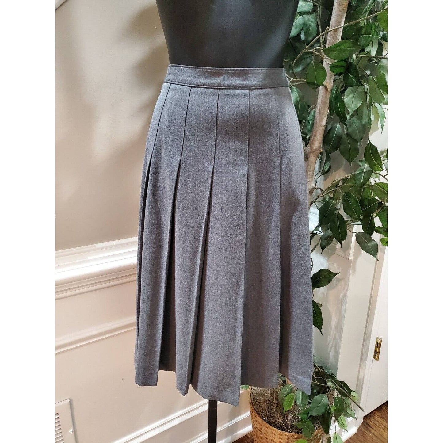 Isaac Mizrahi Women's Gray Polyester Single Breasted Jacket & Skirt 2 Pcs Suit L