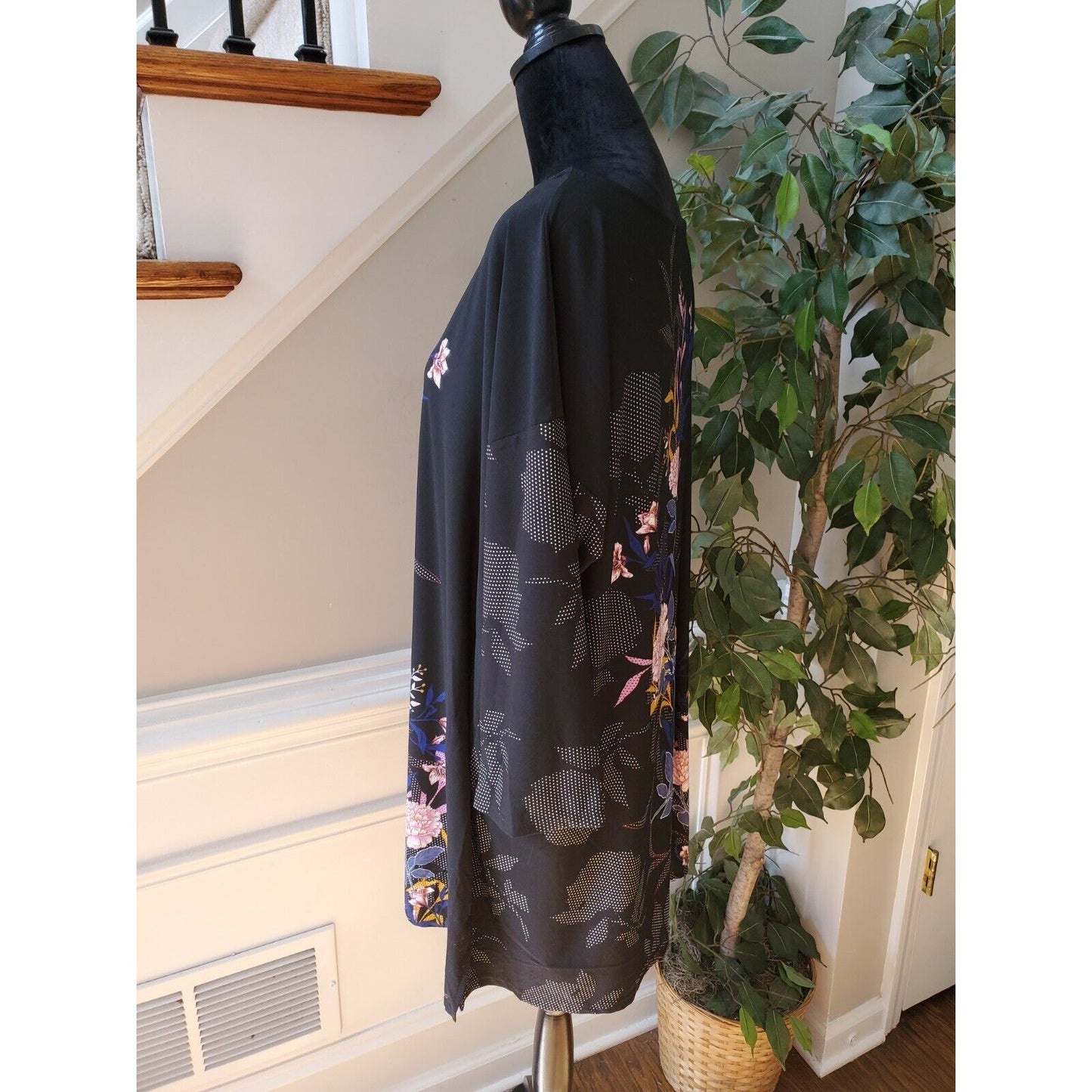 Avenue Women Black Polyester Round Neck Long Sleeve Casual Top Blouse Size 18/20