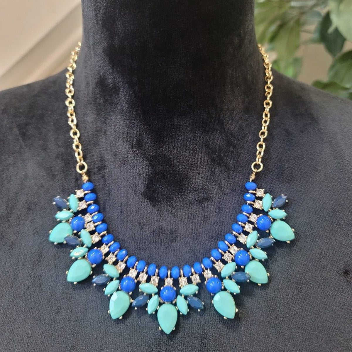 Women's Blue & Clear Teardrop Cluster Stylish Fashion Necklace