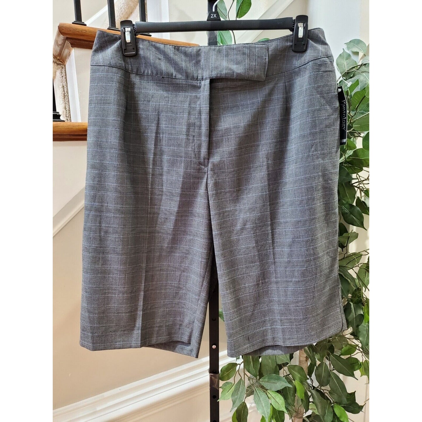 Pantology Women's Gray Plaid Polyester Pull On Mid Rise Casual Shorts Size 18W