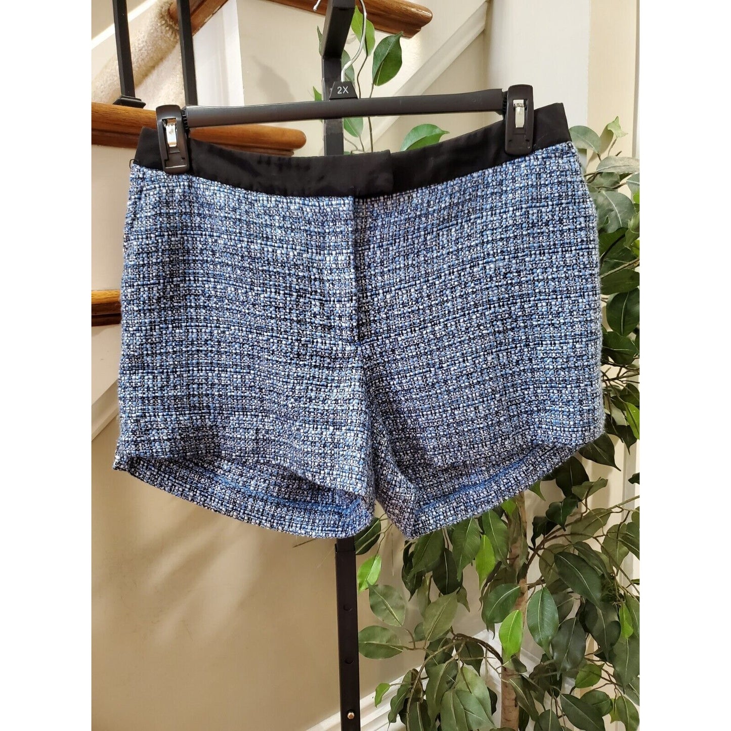 H&M Women's Blue Polyester Zipper Mid Rise Regular Fit Casual Shorts Size 10