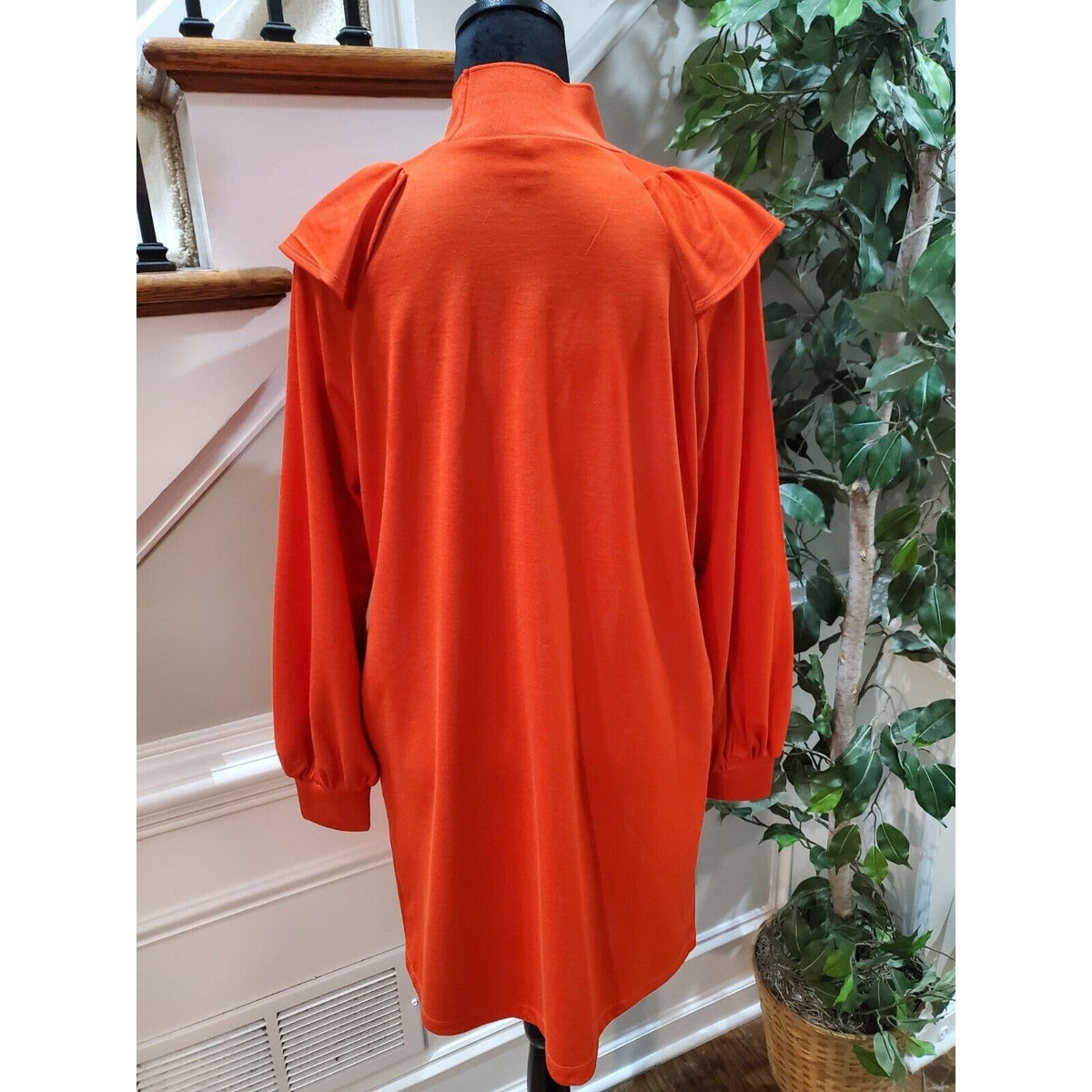 WHO WHAT WEAR Women's Orange Long Sleeve Turtle Neck Knee Length Dress Medium