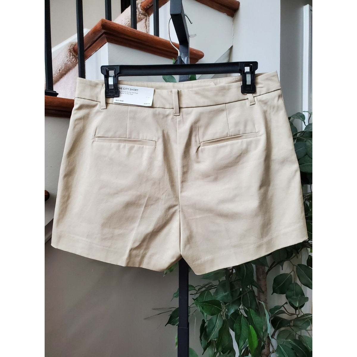 Ann Taylor The City Beige Khaki Solid Mid Rise Flat Front Chino Shorts 8 Petite
