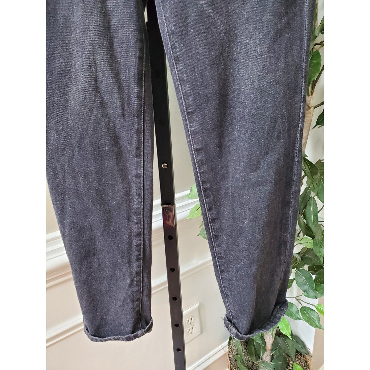 BP Distressed Women Black Denim Cotton Stretch Straight Leg Jeans Pant Size 28