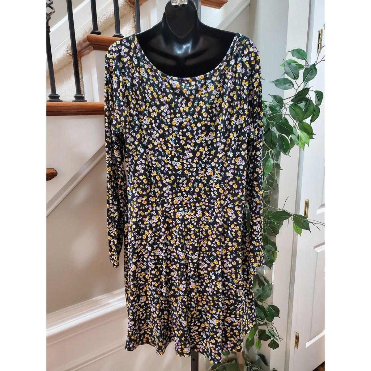 White Birch Women Black Floral Polyester Round Neck Long Sleeve Casual Romper 2X