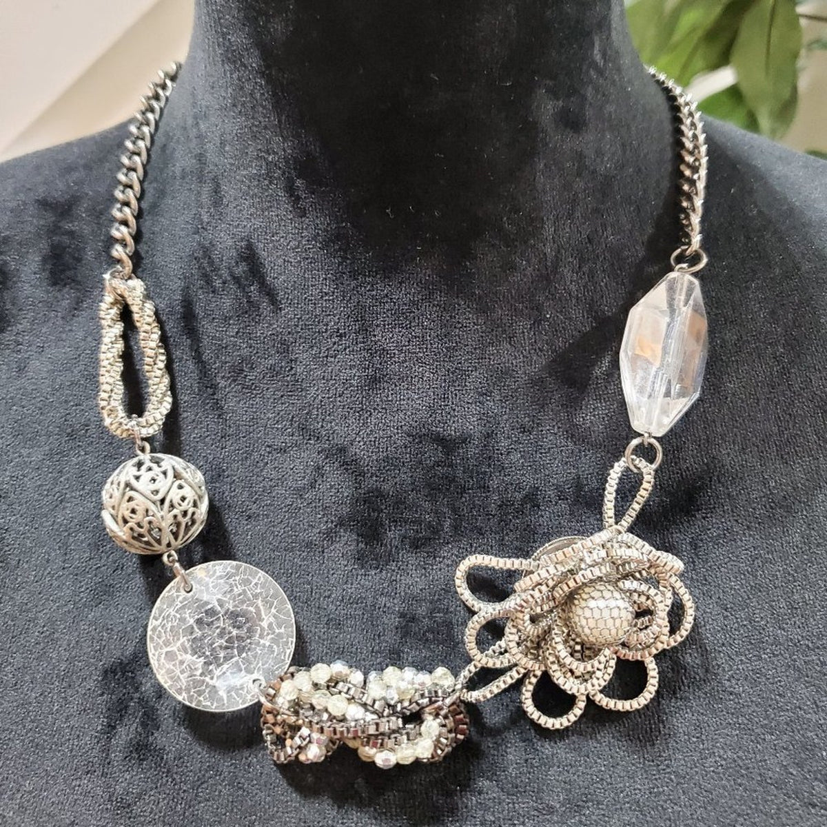Women's Silver Beaded Geometric Luxury Jewelry Necklace