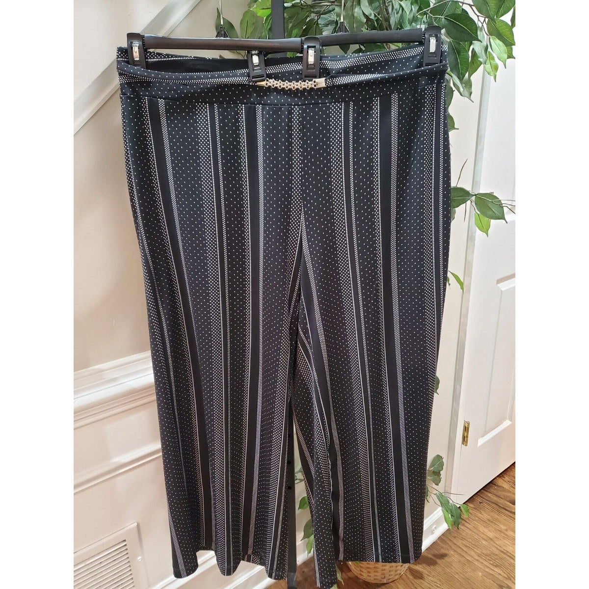 New York Collection Women's Black Wide Leg Flat Front Capri Pants Size 2XP