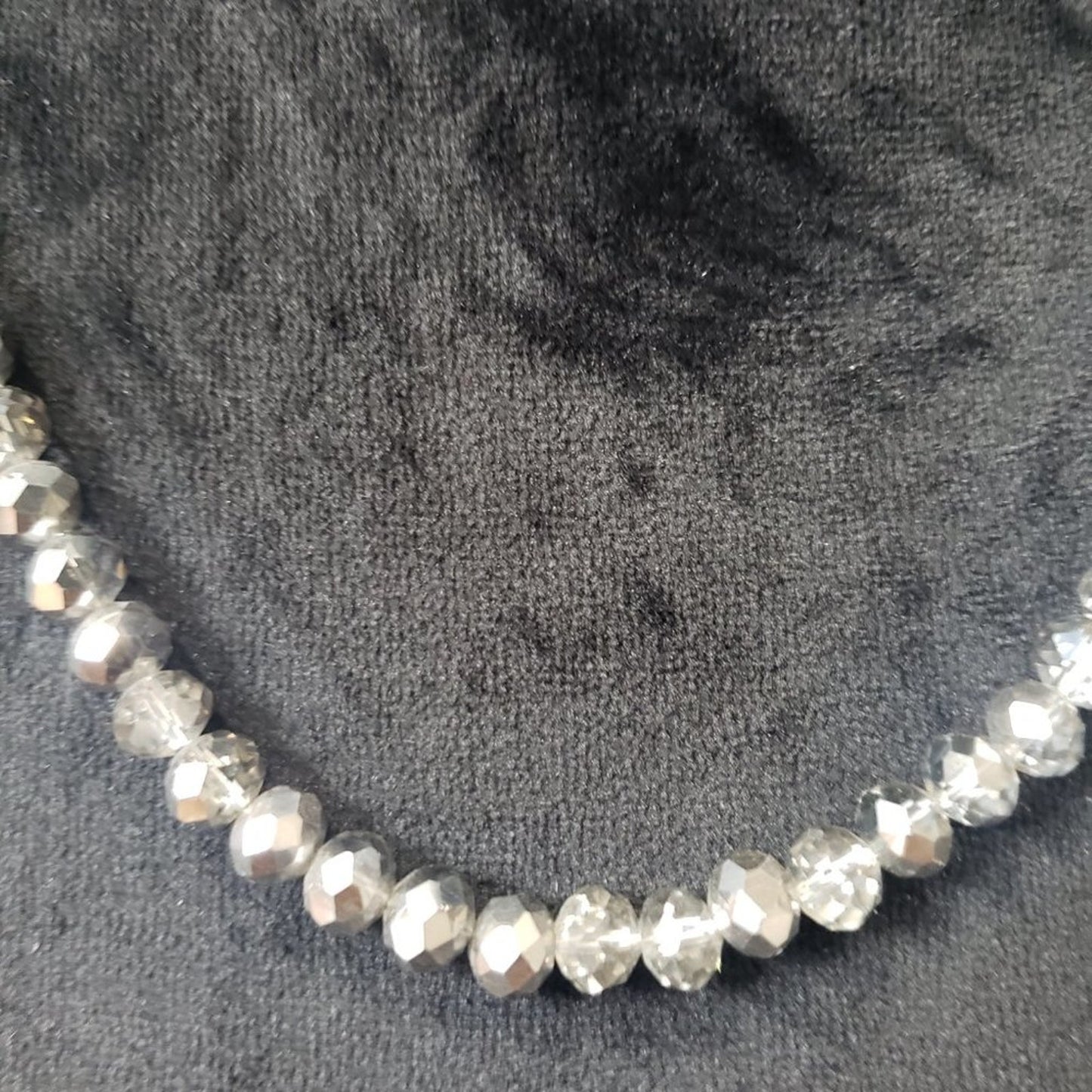 Women Vintage Shimmering Smoky Glass Crystals Bead Collar Necklace with Lobster
